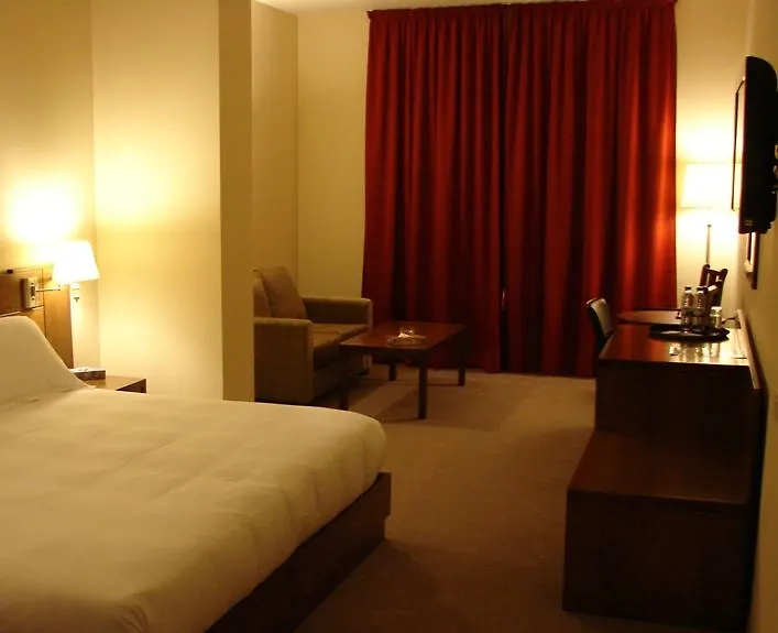 Cosmopolitan Hotel Beirut 4*,